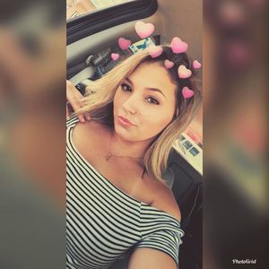 Meet your Posher, Crystal